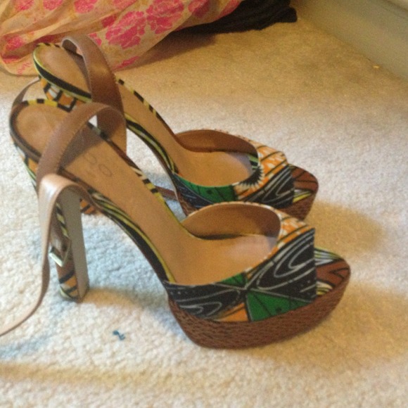 JUST REDUCED! Aldo platform shoes - Picture 3 of 4
