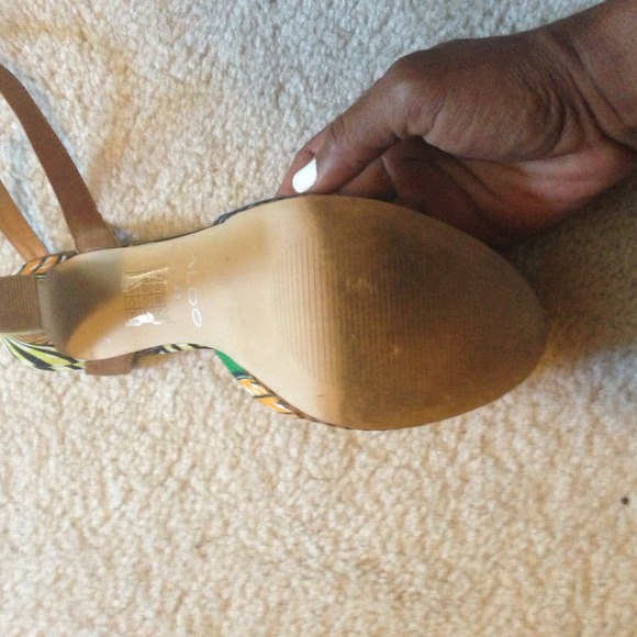 JUST REDUCED! Aldo platform shoes - Picture 4 of 4