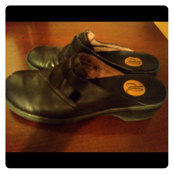 Black slip on leather mule