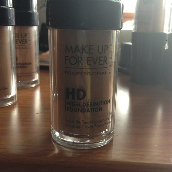 Makeup forever hd foundation