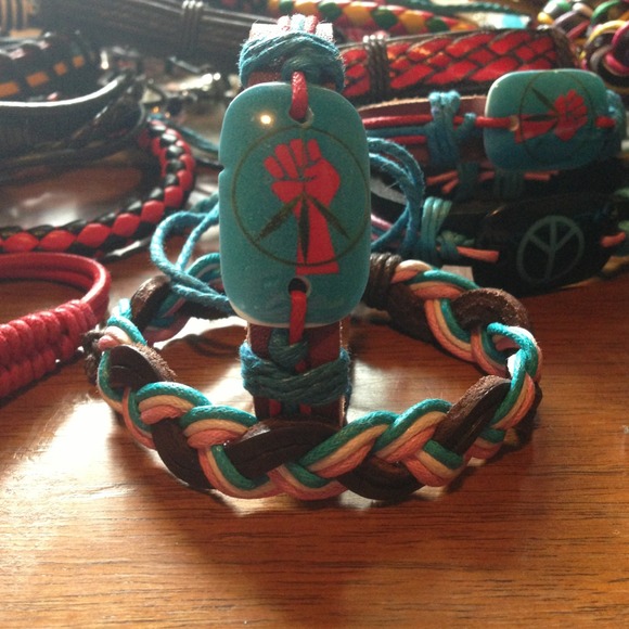Leather & hemp  - Bracelet ! Fist & plant😋