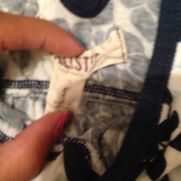 Hollister tank 🎀SOLD🎀 - Picture 3 of 4