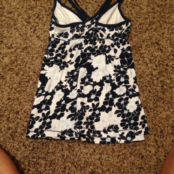Hollister tank 🎀SOLD🎀 - Picture 4 of 4