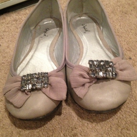 ❌SOLD❌Grey Ballet Flats with silver bows