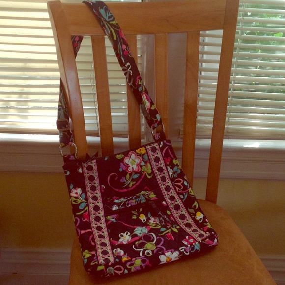💢Sold💢Vera Bradley large hipster in "ribbons" - Picture 1 of 3