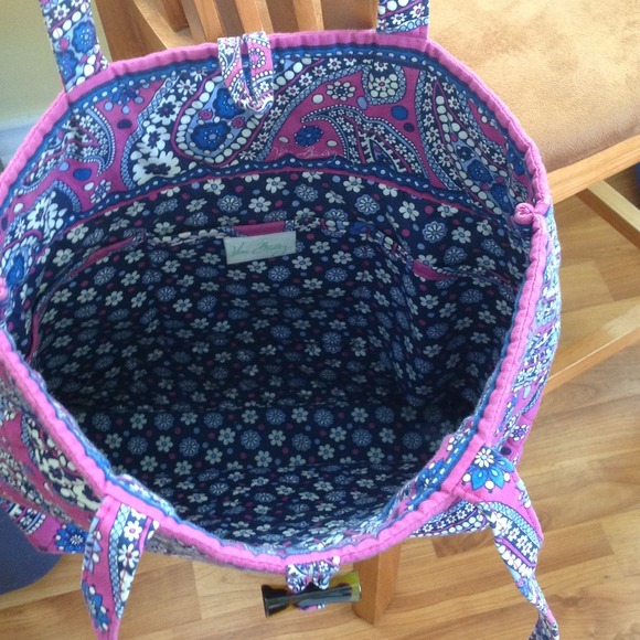 Traded!!!!!!! Vera Bradley boysenberry tote - Picture 3 of 4
