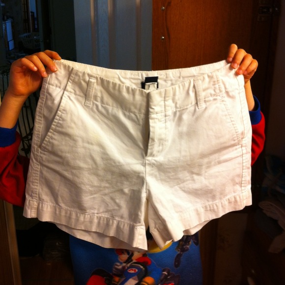 Never worn gap shorts - Picture 1 of 2