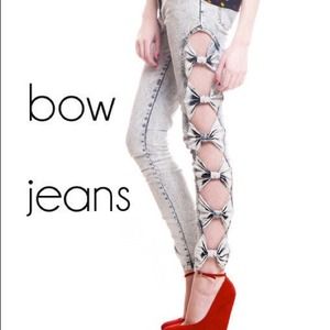 Bow pants