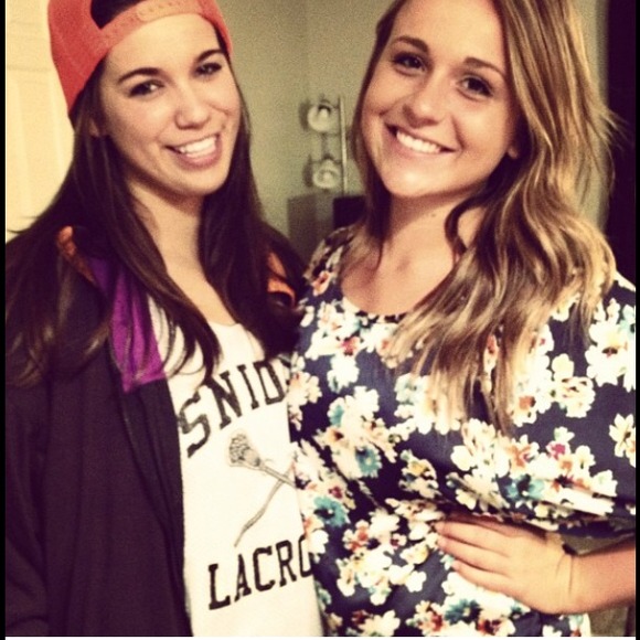 🚫sold Floral blouse - Picture 2 of 2