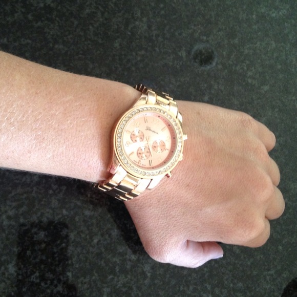 ??bundled??Lovely rose gold colored watch main image 2