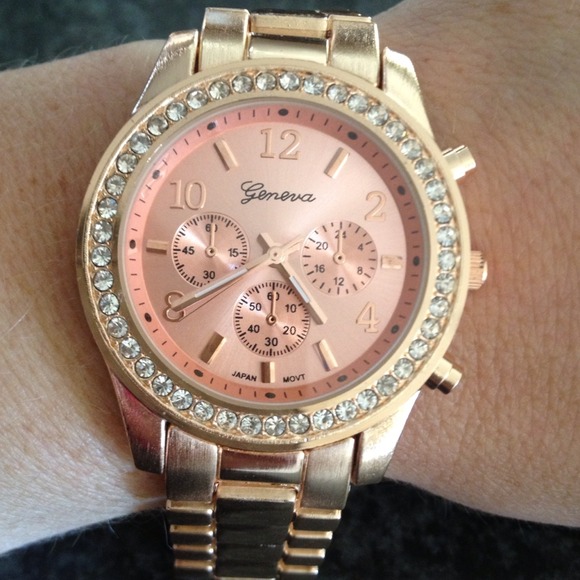 ??bundled??Lovely rose gold colored watch