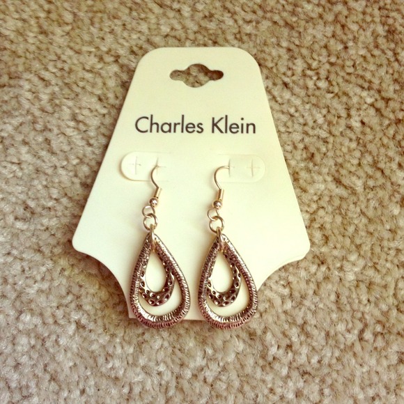 NWT Gold earrings