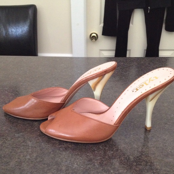 Richard Tyler Sandals