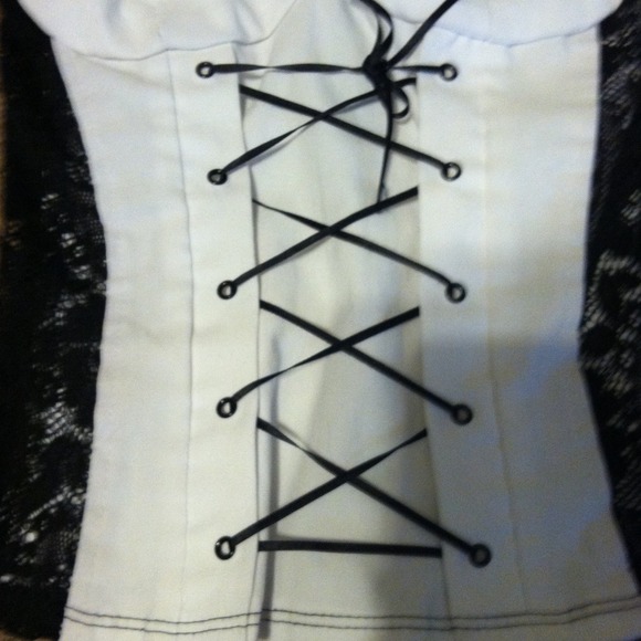 Black & white corset top - Picture 2 of 4