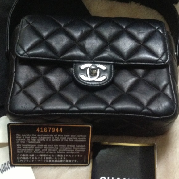 Reduced! Authentic Chanel black lambskin mini bag - Picture 2 of 4