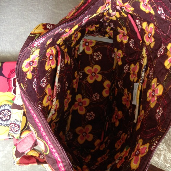 SOLD  AUTHENTIC Brand New VERA BRADLEY Tote. - Picture 2 of 4
