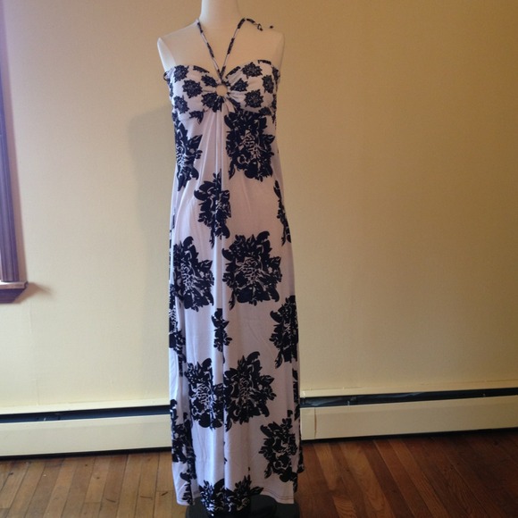 Maxi dress black and white