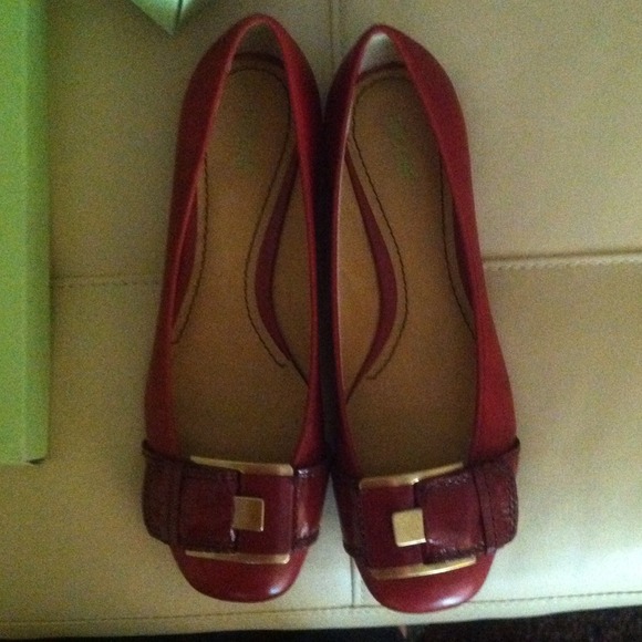 Nicole Flats - Picture 1 of 4