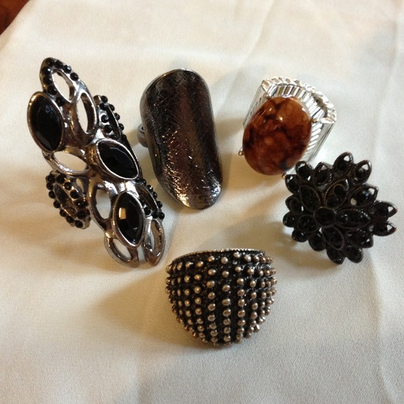Fashion rings•••Reserved•••••••••••
