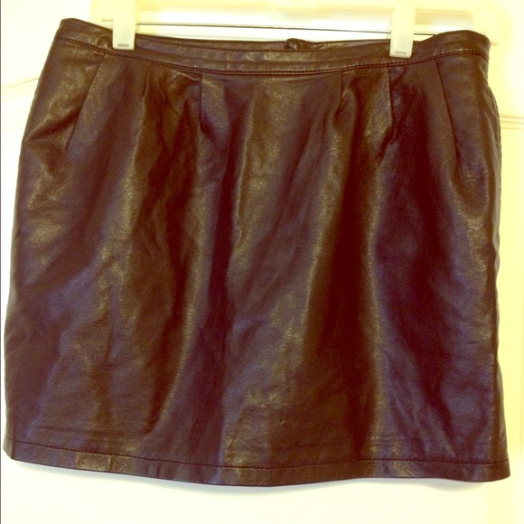 faux leather high waisted skirt