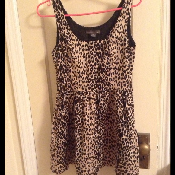 Leopard Dress - Picture 2 of 4