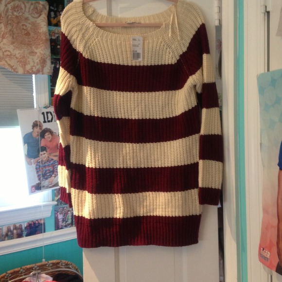 ❌TRADED❌Creme and maroon sweater dress forever 21