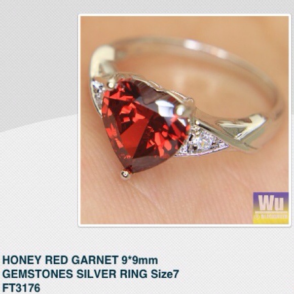 078 SOLD Red Garnet ring, silver plated(not 925) - Picture 2 of 2