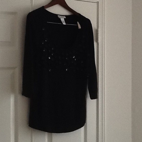 Round neckline top back with sequins and beads