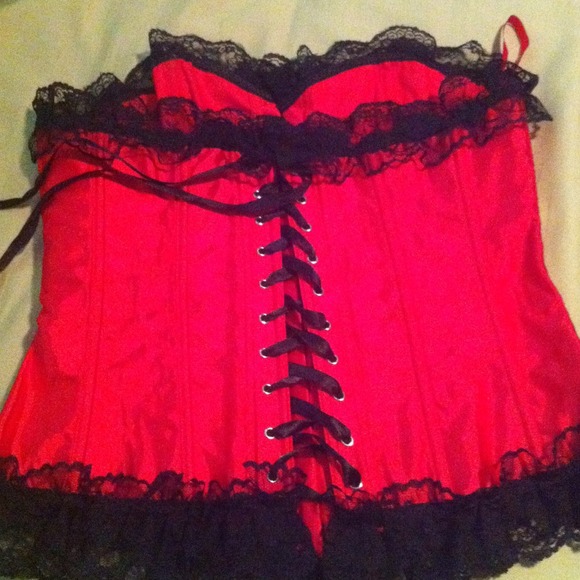 Corset - Picture 2 of 2