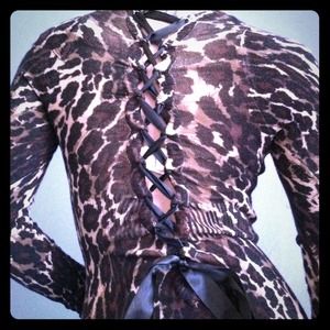 Stretchy Lace-up back cheetah print GUESS dress!!