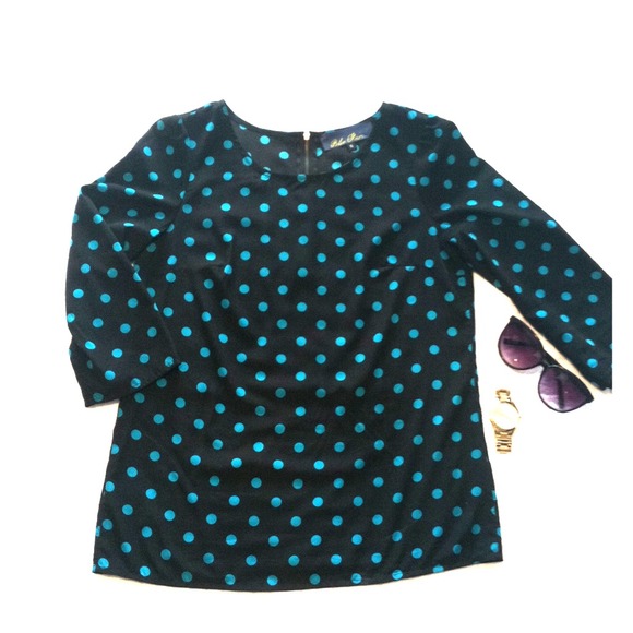 Francesca's stylish top - Picture 1 of 2