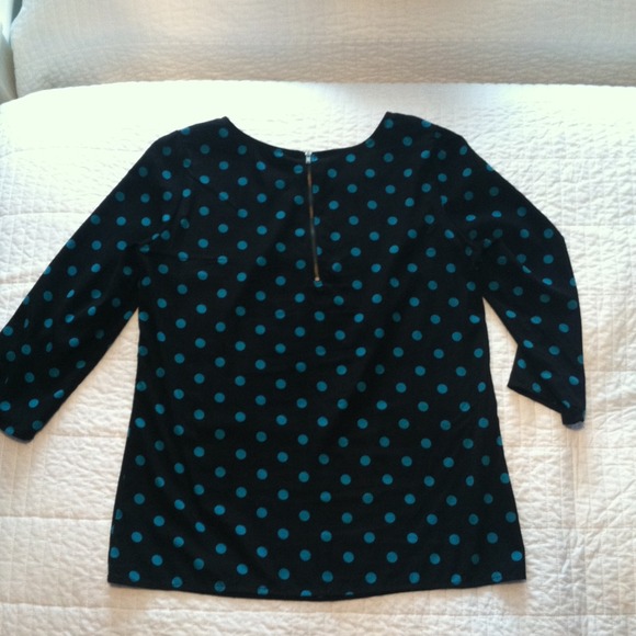 Francesca's stylish top - Picture 2 of 2