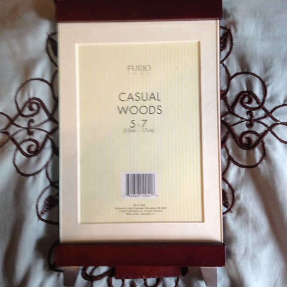 BUNDLED--Wood picture frame