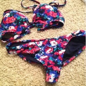 Adorable Floral Bikini! NWOT