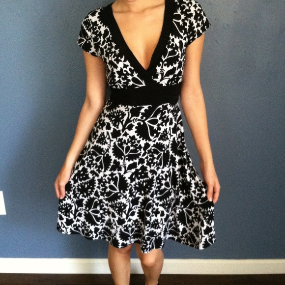 White House Black Market feminine dress!
