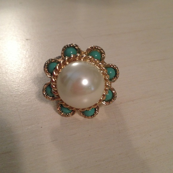 Oversized pearl & turquoise ring from Francesca's - Picture 3 of 3