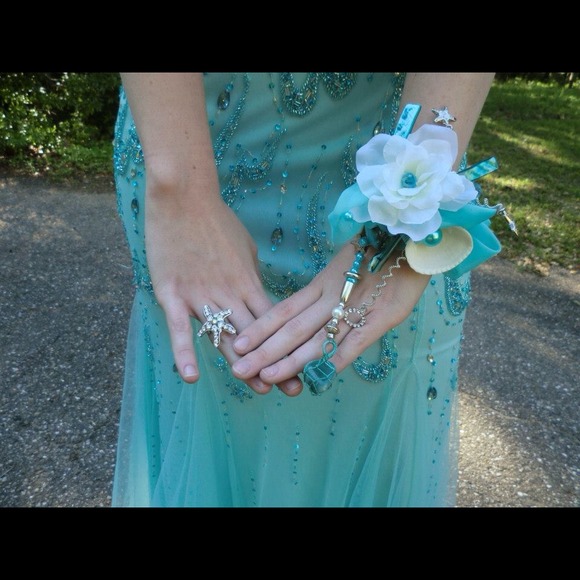 MERMAID PROM DRESS - Picture 2 of 4