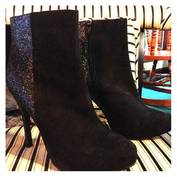 Forever 21 Shoes - Forever 21 shoe boots with a sparkle half back