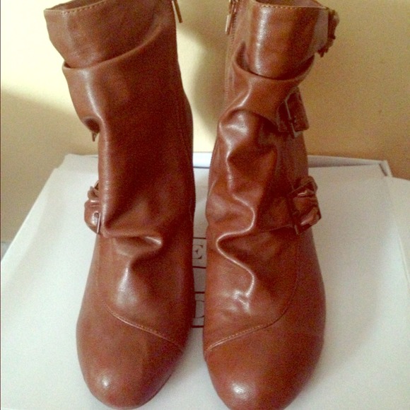 BROWN SLOUCHY ANKLE BOOTIES