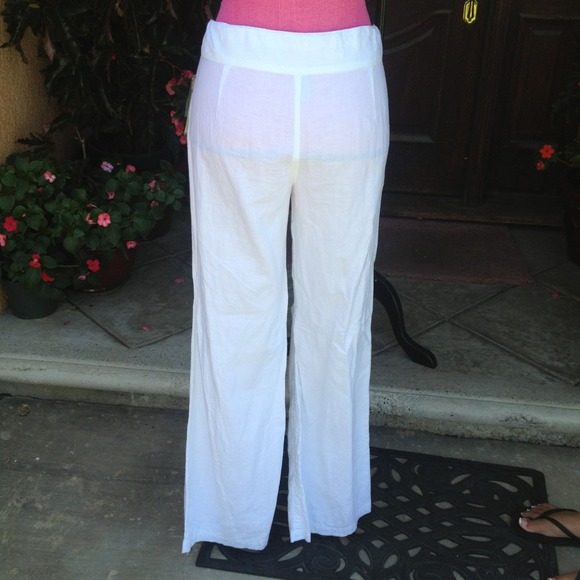 Casual White Pants. ๐
- Picture 4 of 4