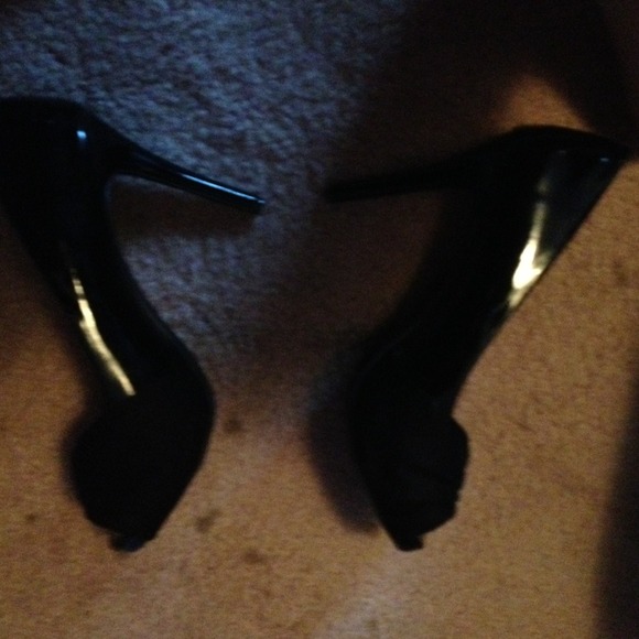 High heels - Picture 2 of 3