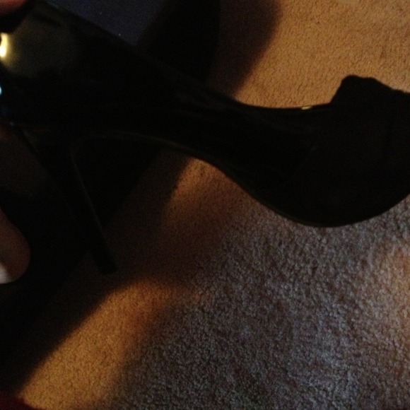 High heels - Picture 3 of 3