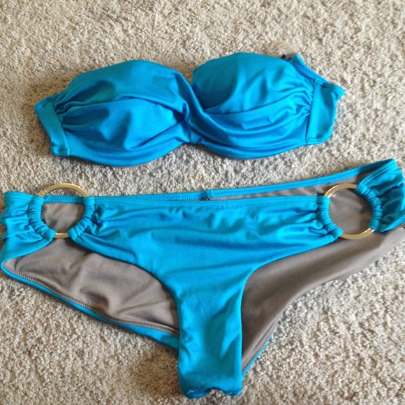 ON HOLD. Victoria secret swimsuit 34a top M bottom