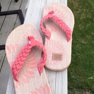 Roxy Coral Woven Sandels!