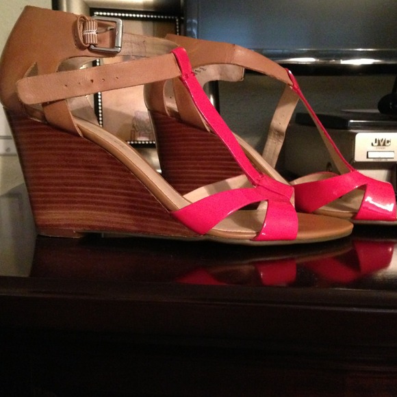 Fab summer wedges!! - Picture 2 of 3