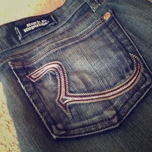 Never been worn ROCK & REPUBLIC straight leg denim
