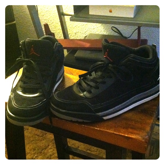 Men's size 8.5 black air Jordan's.