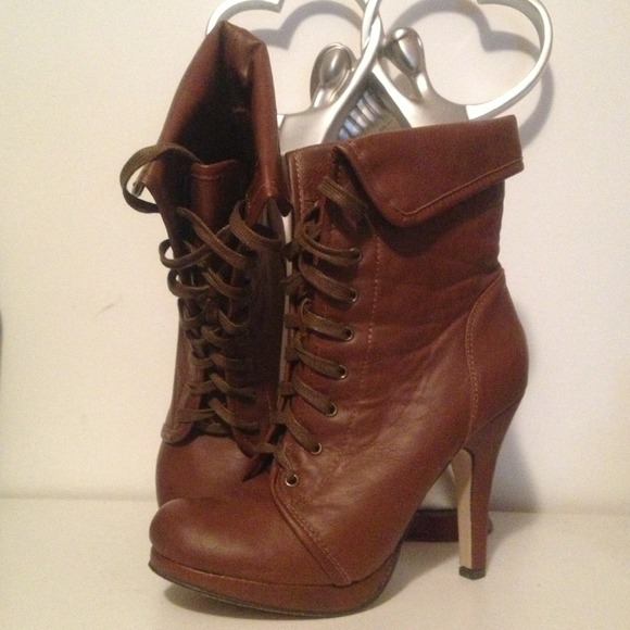 Tan/light brown boots