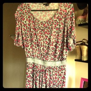 Gray and pink leopard top