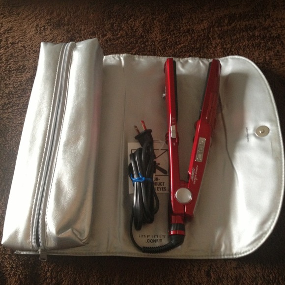 Conair nano silver straightener with case SOLD